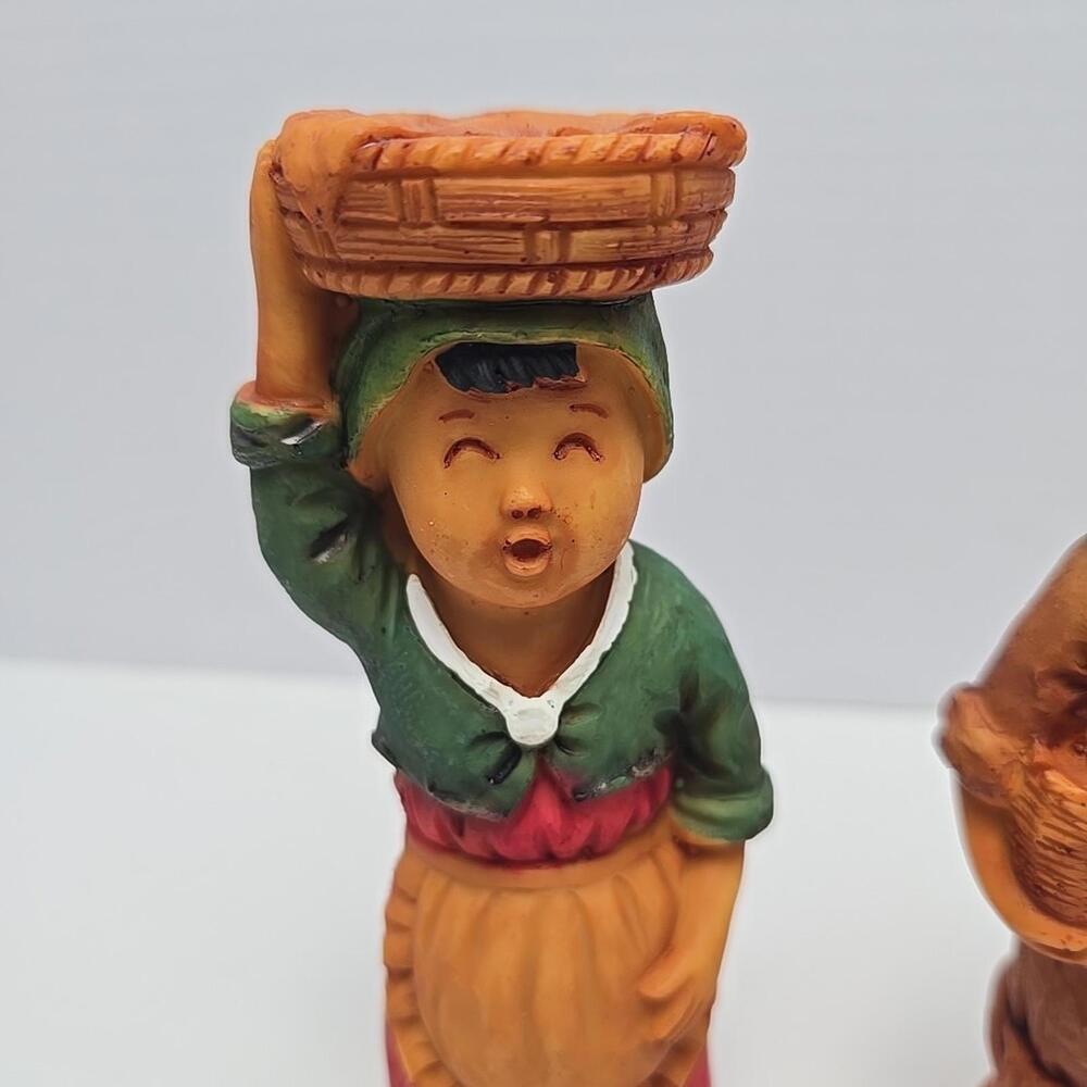 Lot of 2  Doo Lee Koreart man and woman with Basket Resin Figurines 6.5" - Picture 3 of 15